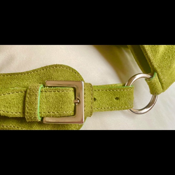 🛍Host Pick!🛍 Suede Rosette Handbag - Picture 8 of 10